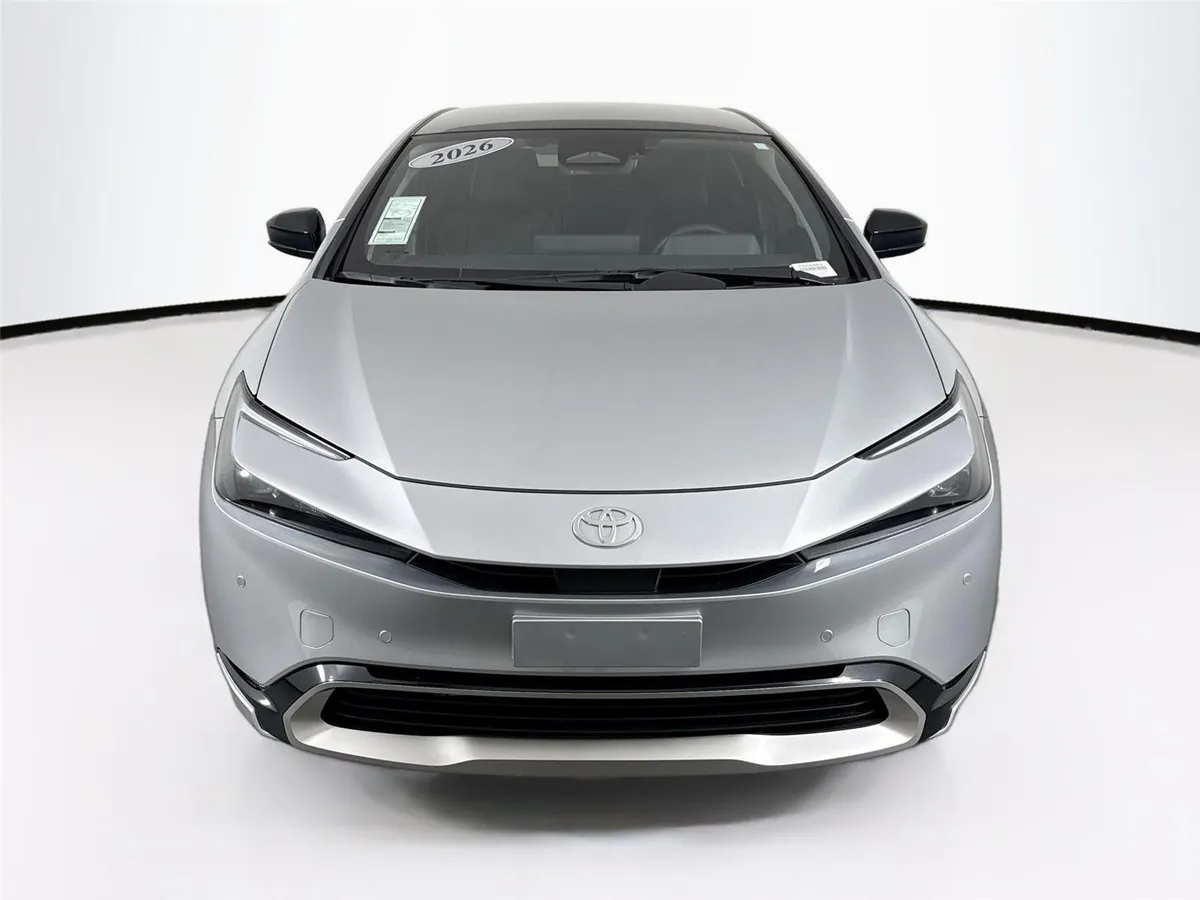 2026 Toyota Prius Plug-In Hybrid XSE thumbnail 9