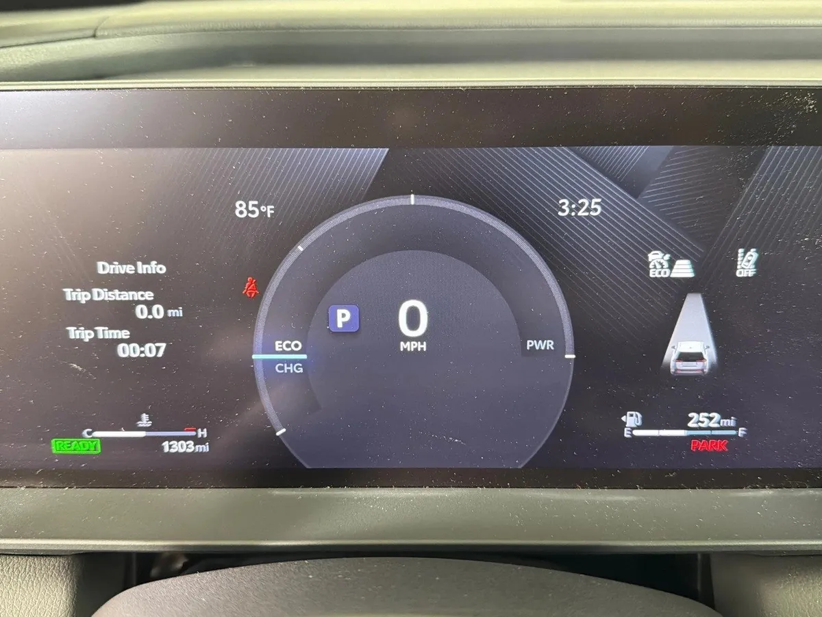 2026 Toyota RAV4 LE thumbnail 26