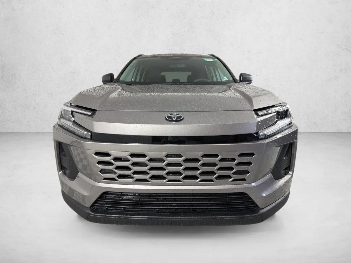 2026 Toyota RAV4 LE thumbnail 8