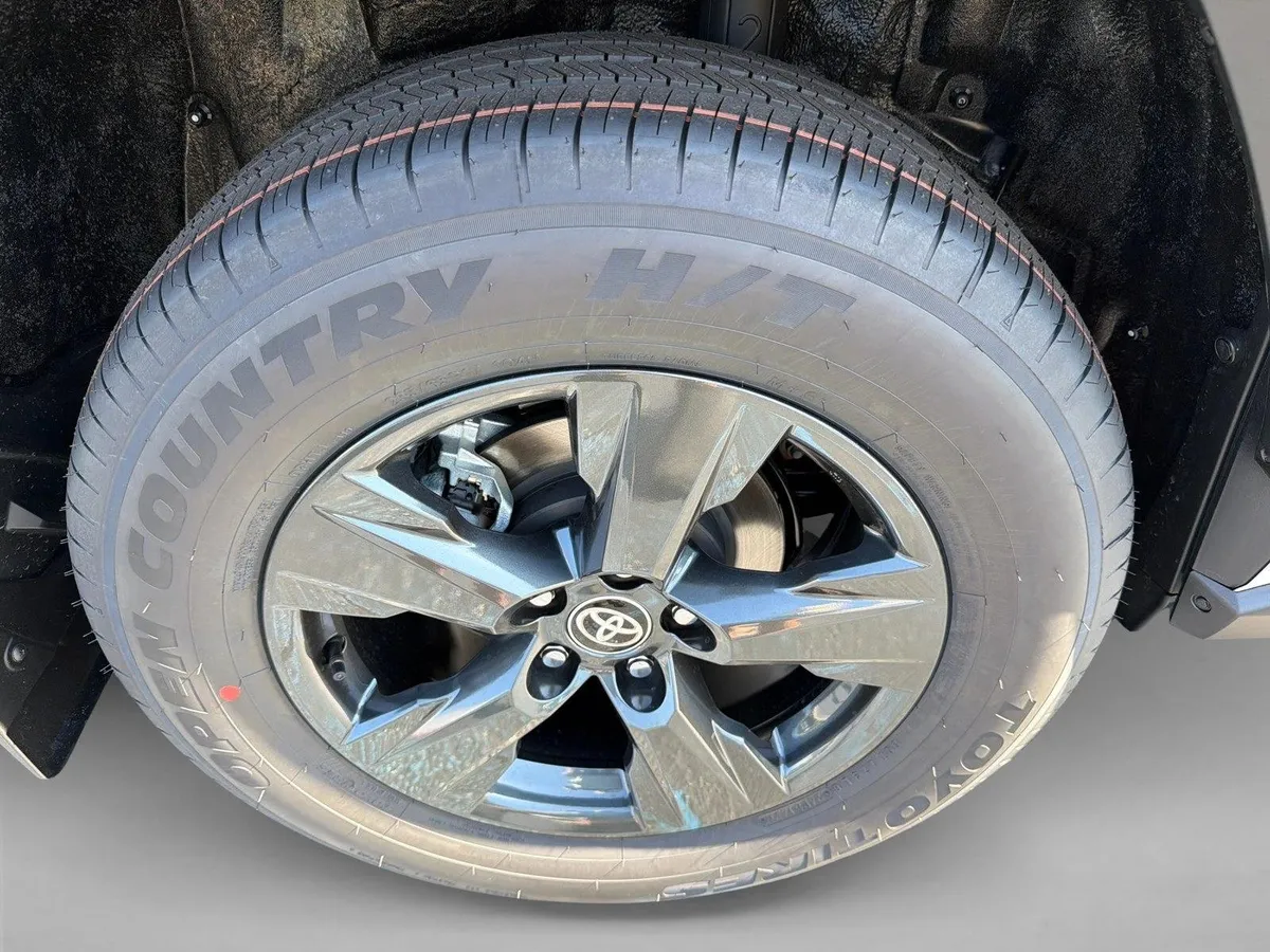 2026 Toyota RAV4 LE thumbnail 17