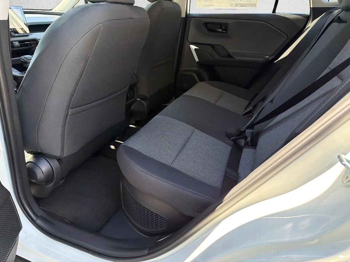 2026 Toyota RAV4 LE thumbnail 20