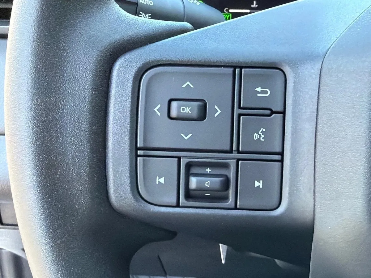 2026 Toyota RAV4 LE thumbnail 24