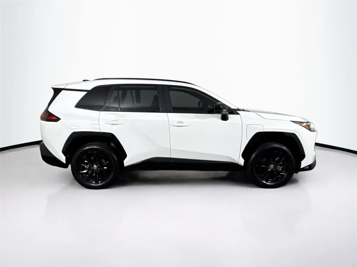 2026 Toyota RAV4 Plug-In Hybrid SE thumbnail 11