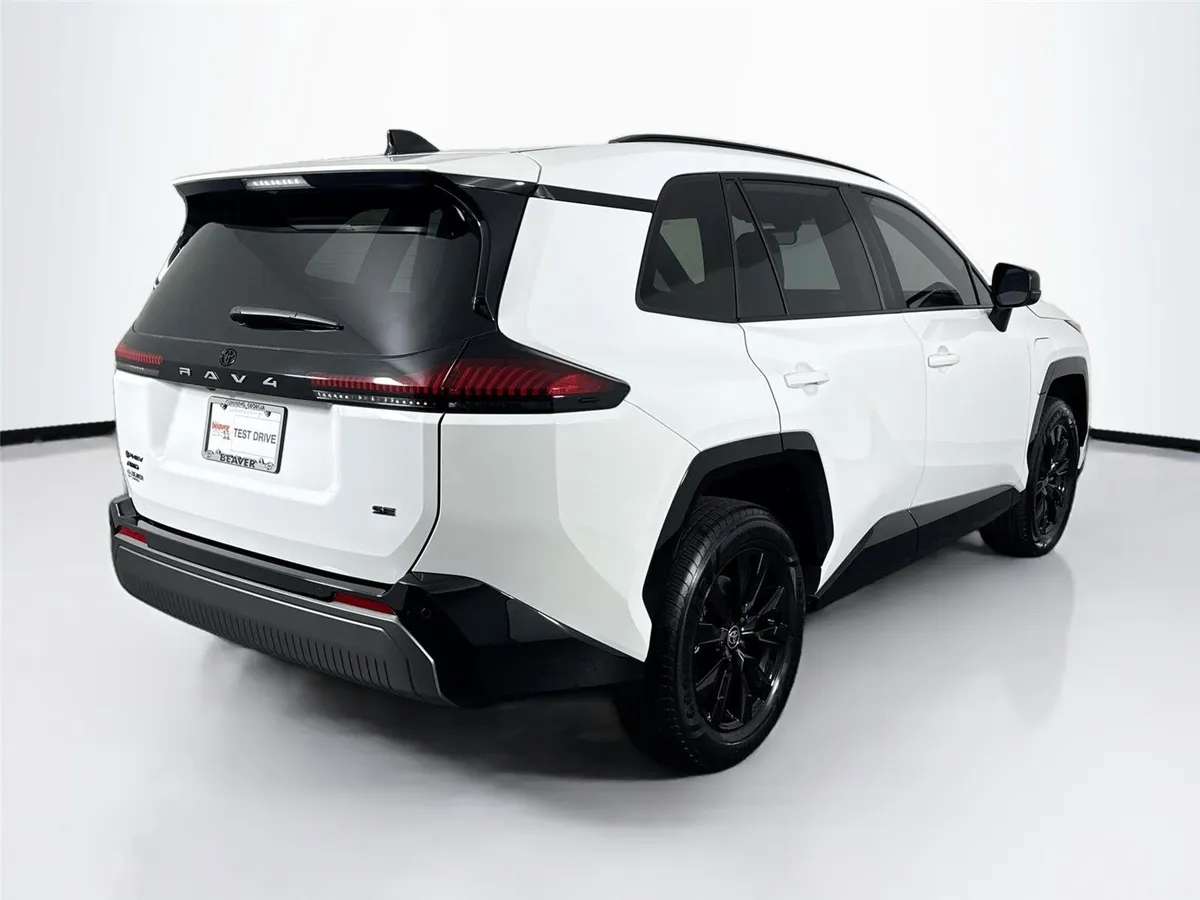 2026 Toyota RAV4 Plug-In Hybrid SE thumbnail 2