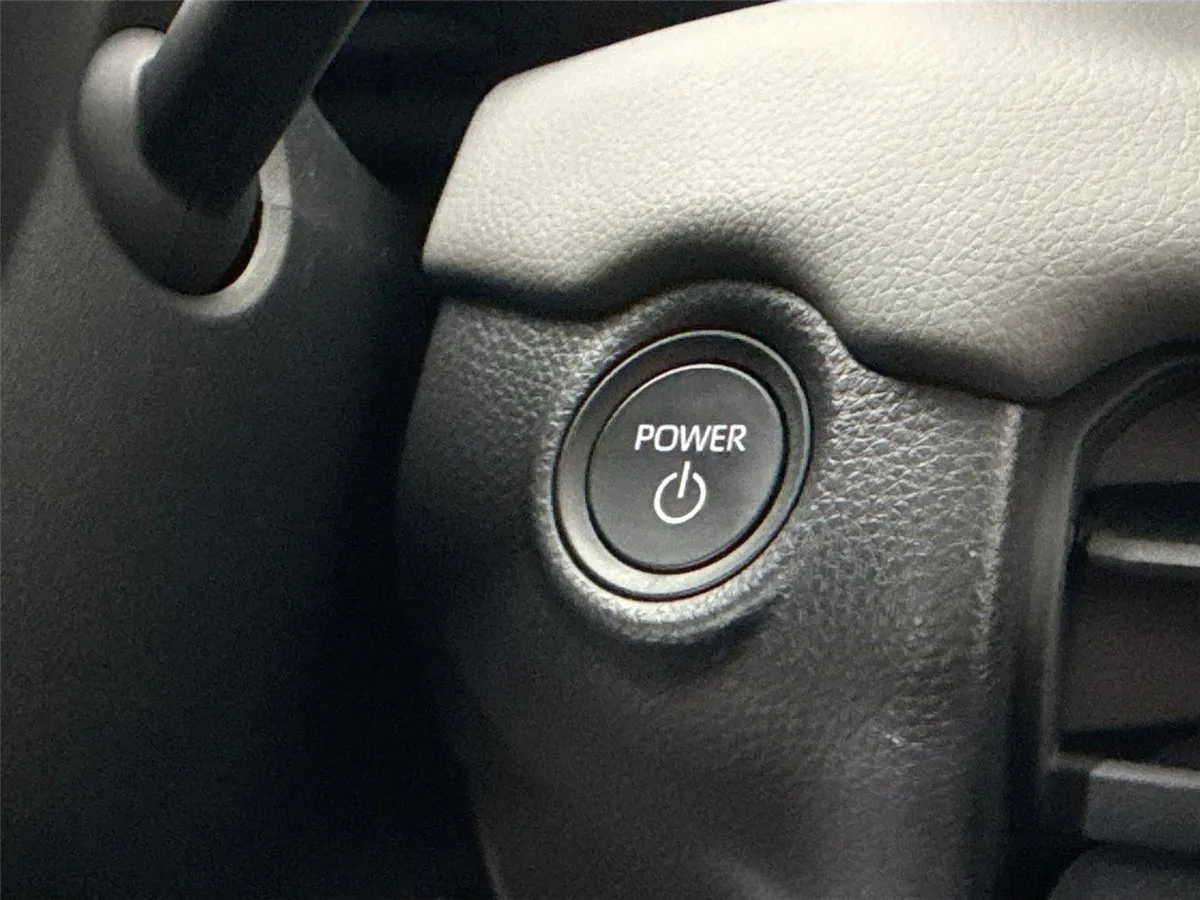 2026 Toyota RAV4 Plug-In Hybrid SE thumbnail 22