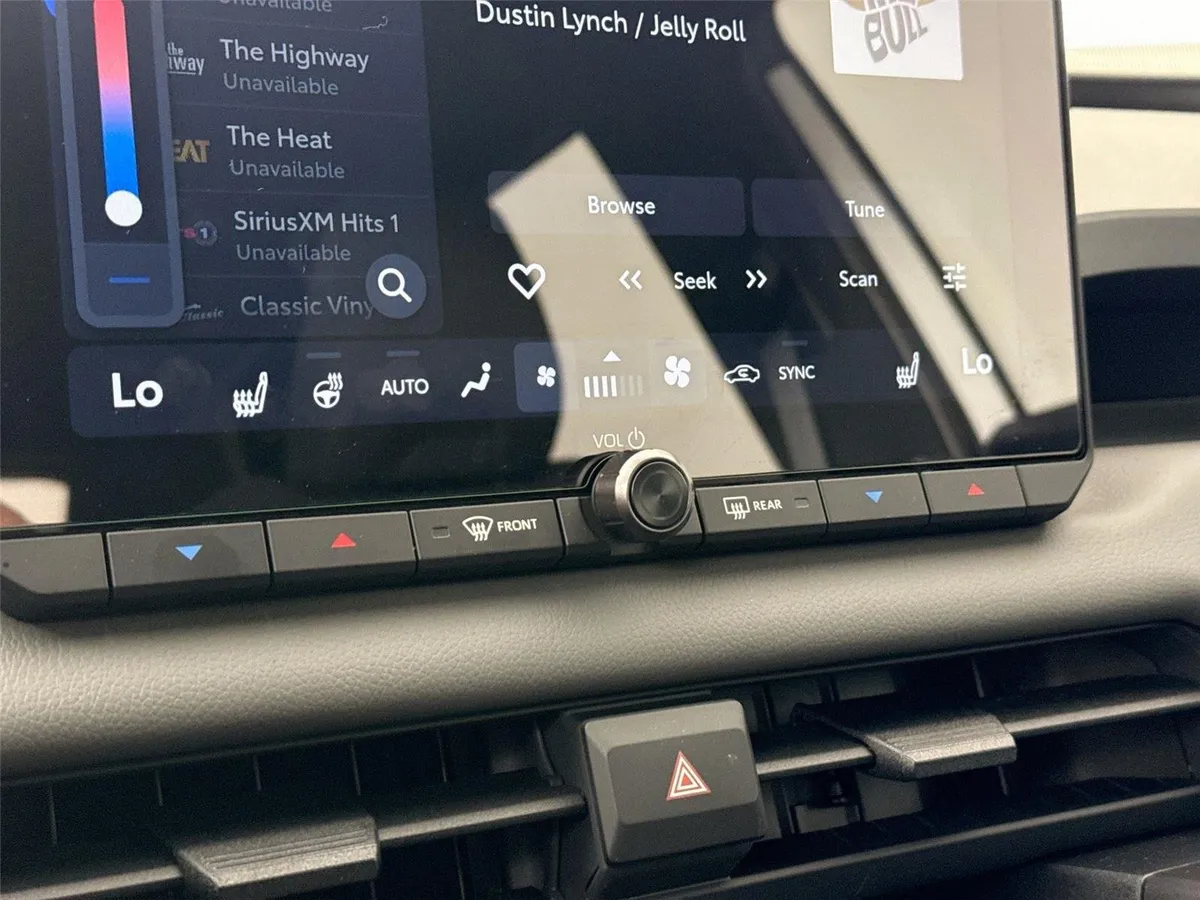 2026 Toyota RAV4 Plug-In Hybrid SE thumbnail 25