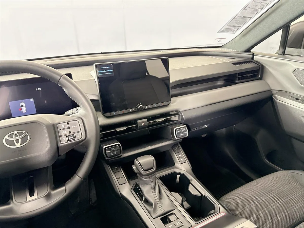 2026 Toyota RAV4 Plug-In Hybrid SE thumbnail 33