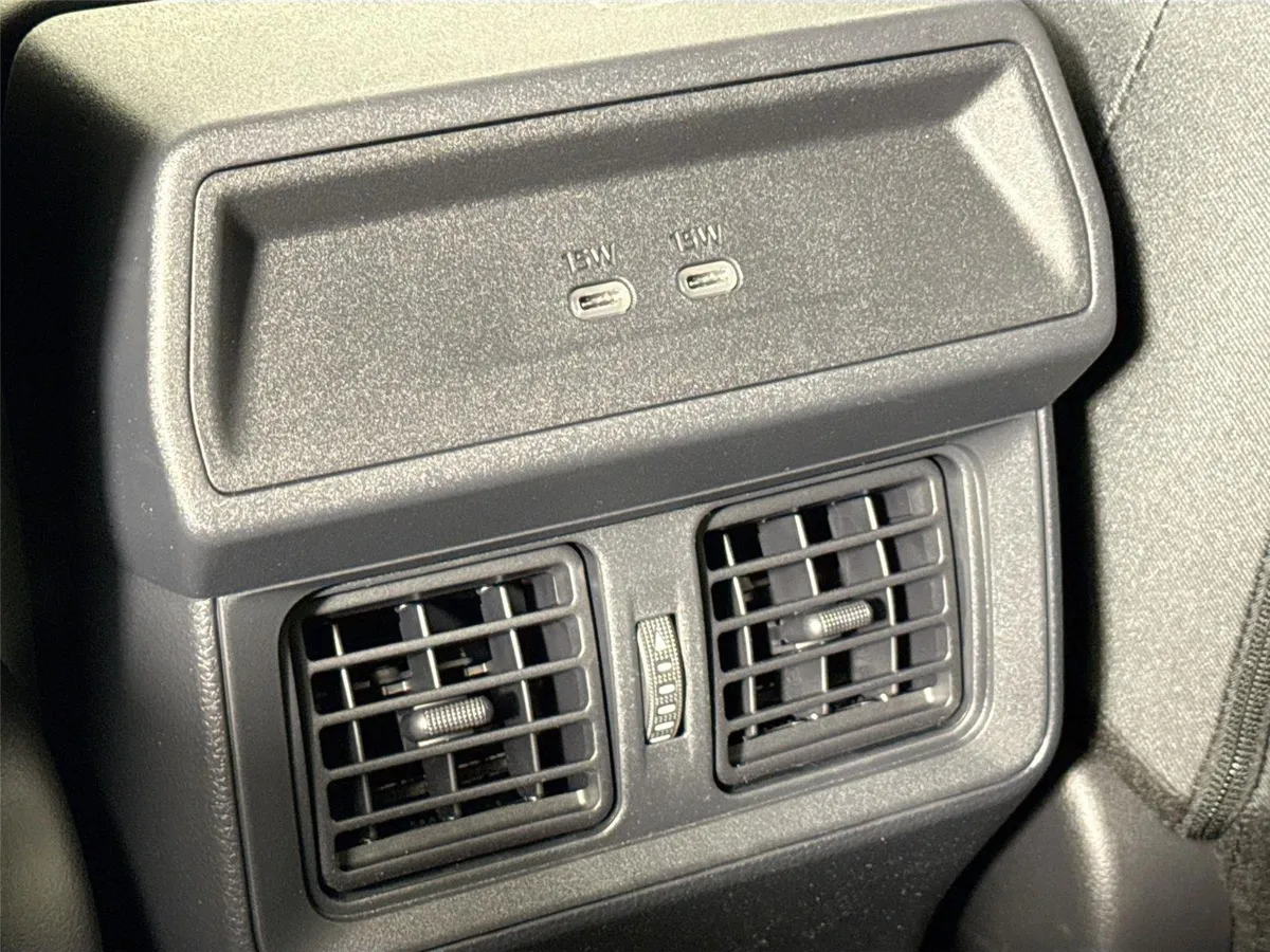 2026 Toyota RAV4 Plug-In Hybrid SE thumbnail 37