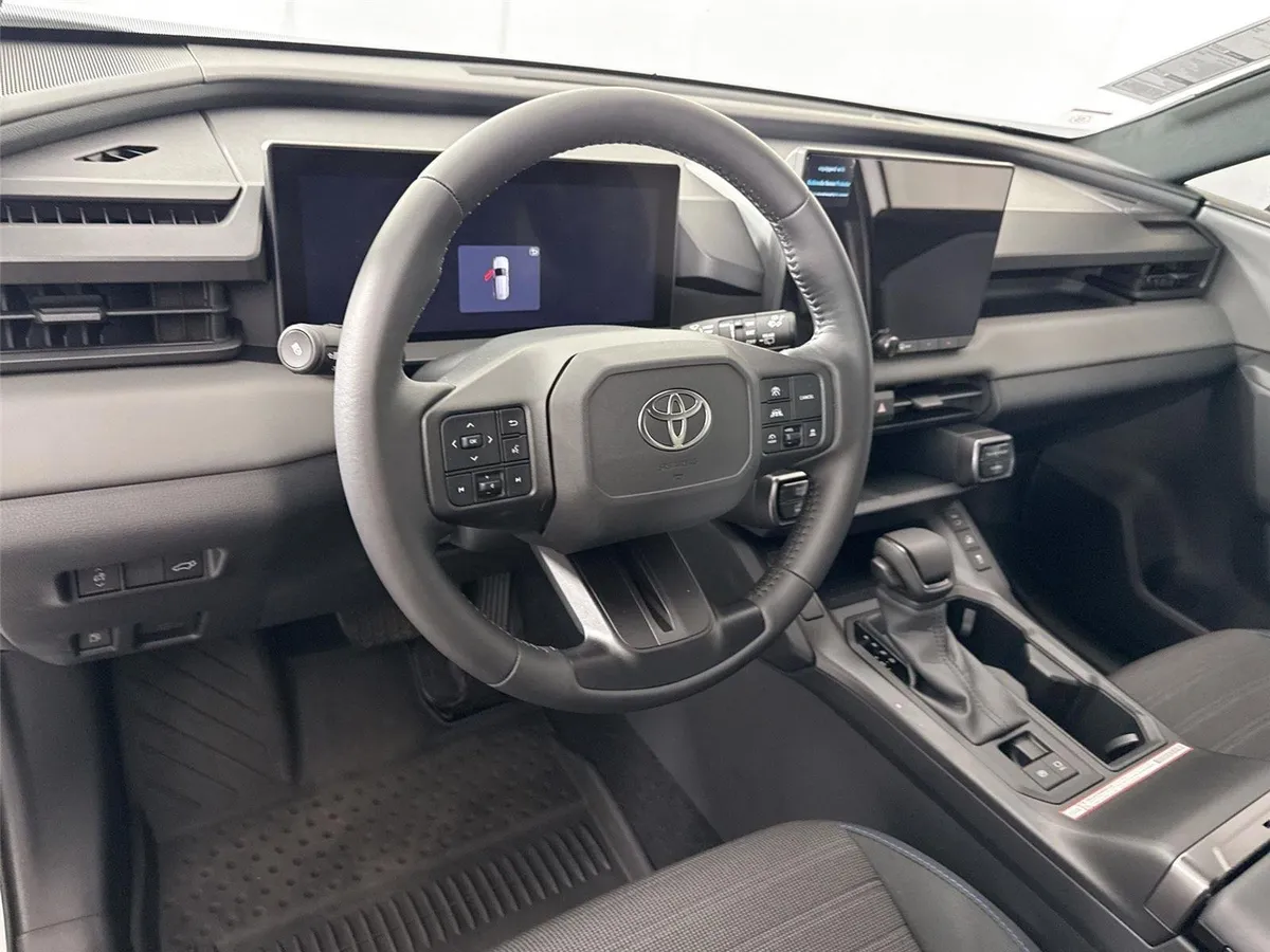 2026 Toyota RAV4 Plug-In Hybrid SE thumbnail 4