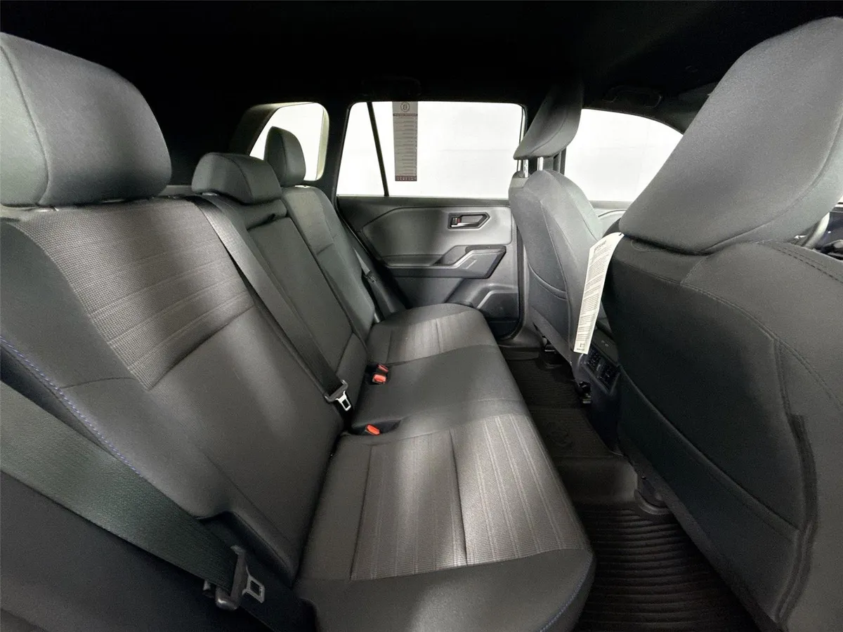 2026 Toyota RAV4 Plug-In Hybrid SE thumbnail 41