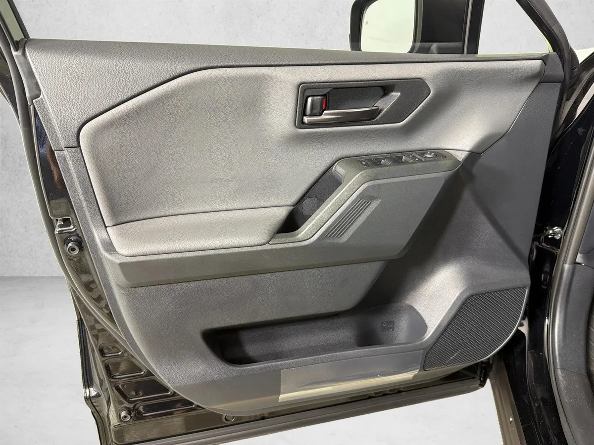 2026 Toyota RAV4 Plug-In Hybrid SE thumbnail 10