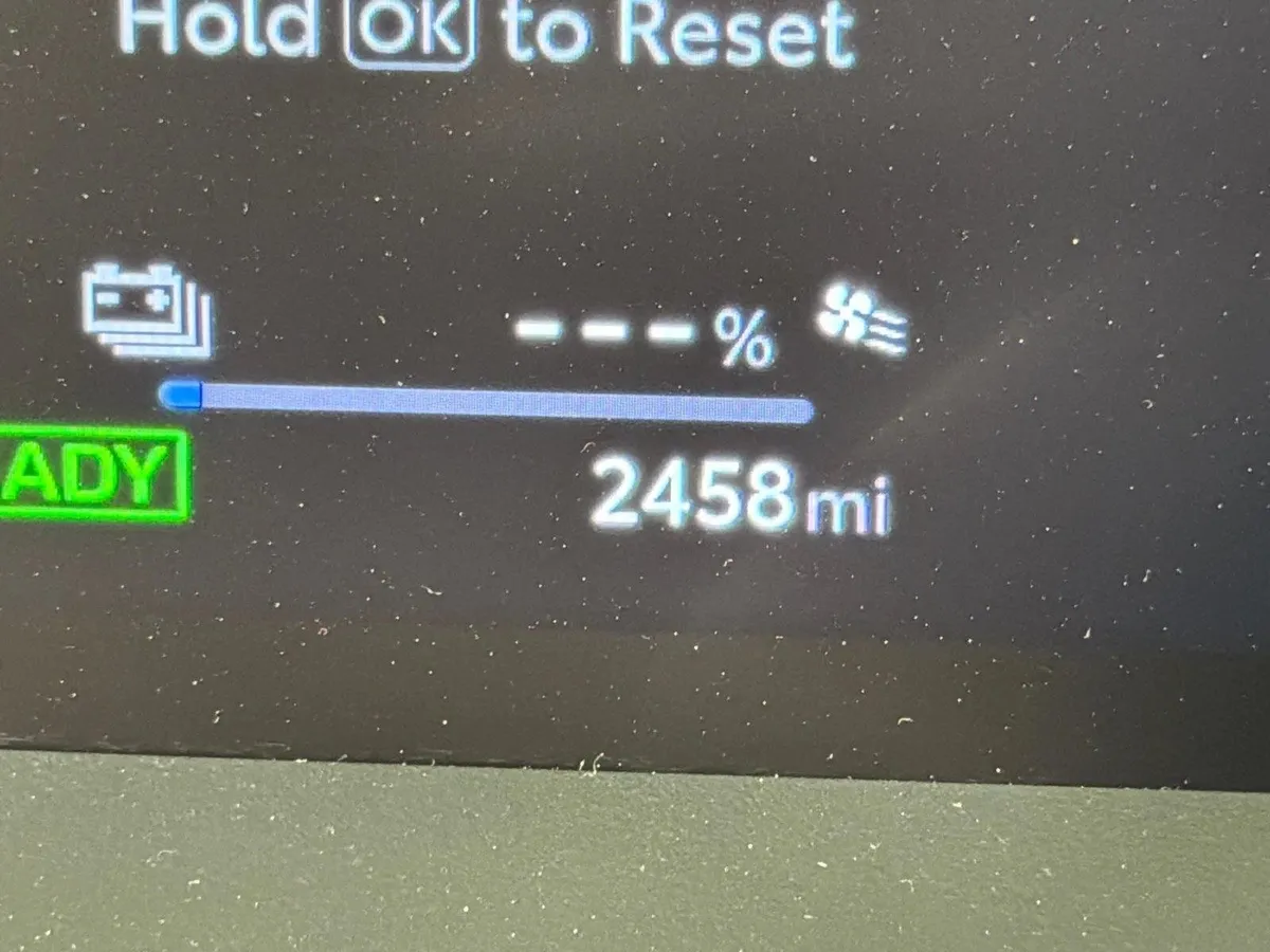 2026 Toyota RAV4 Plug-In Hybrid SE thumbnail 27
