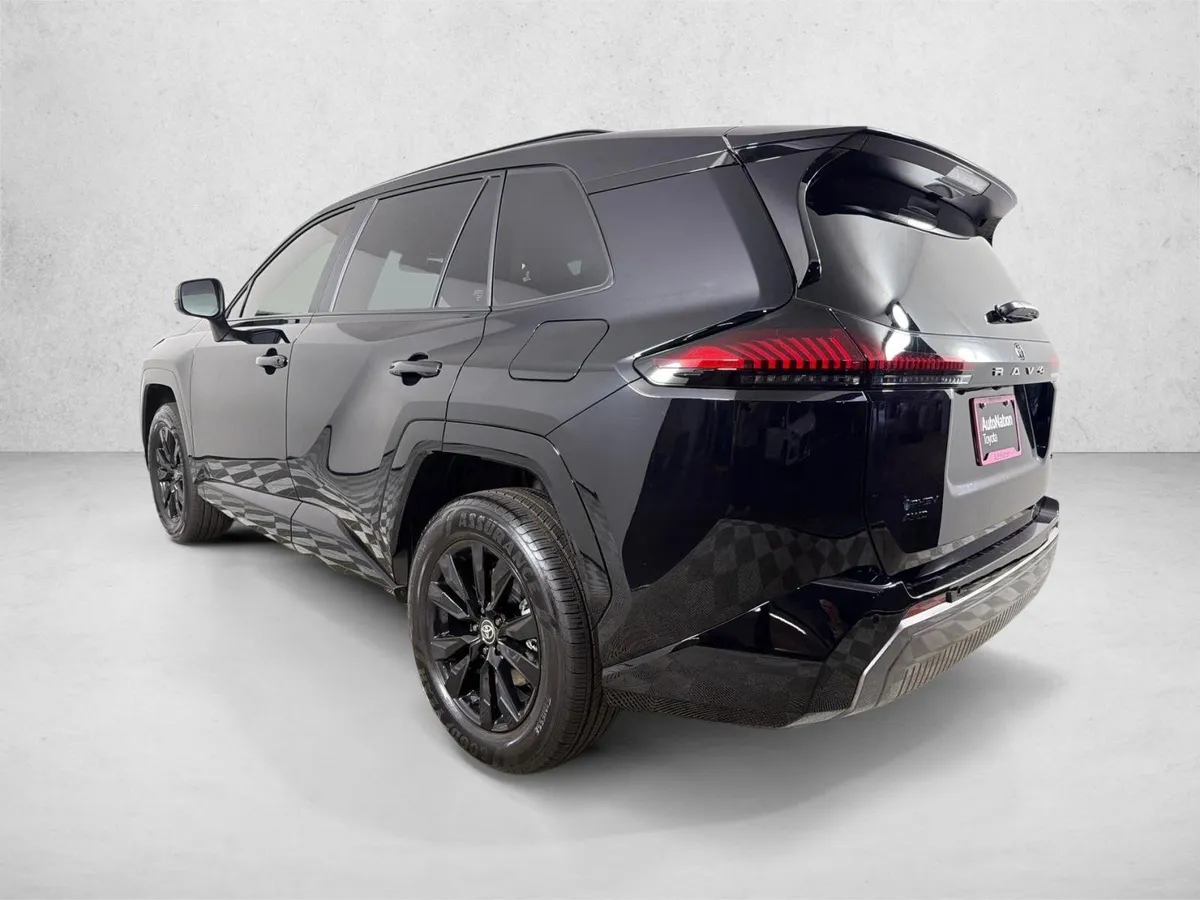 2026 Toyota RAV4 Plug-In Hybrid SE thumbnail 5