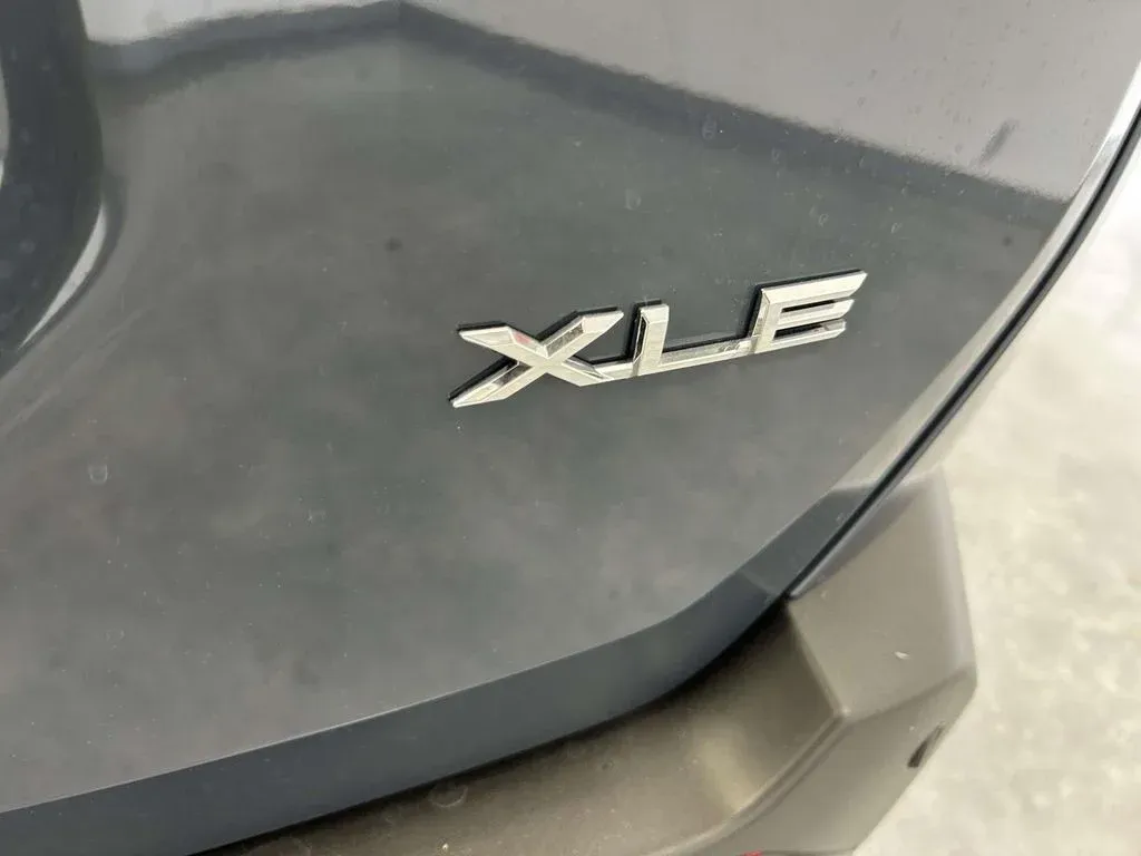 2026 Toyota RAV4 XLE Premium thumbnail 11