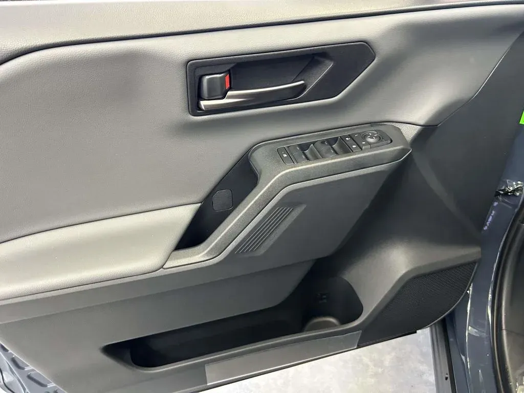 2026 Toyota RAV4 XLE Premium thumbnail 16