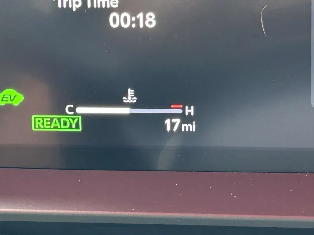 2026 Toyota RAV4 XLE Premium thumbnail 28