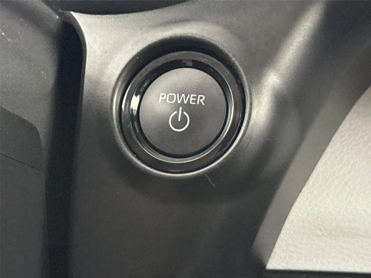 2026 Toyota Sienna LE thumbnail 20
