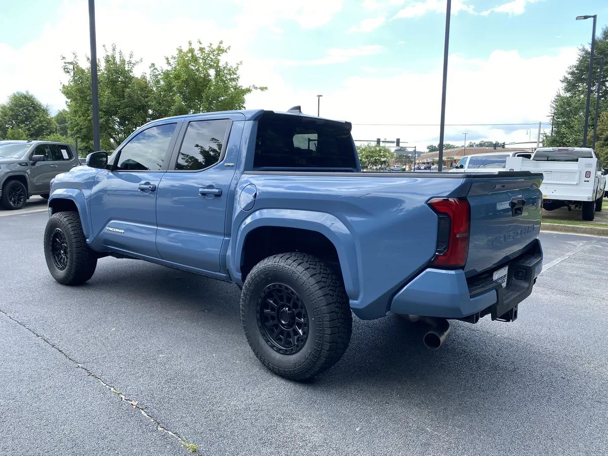2026 Toyota Tacoma 2WD SR5 thumbnail 6