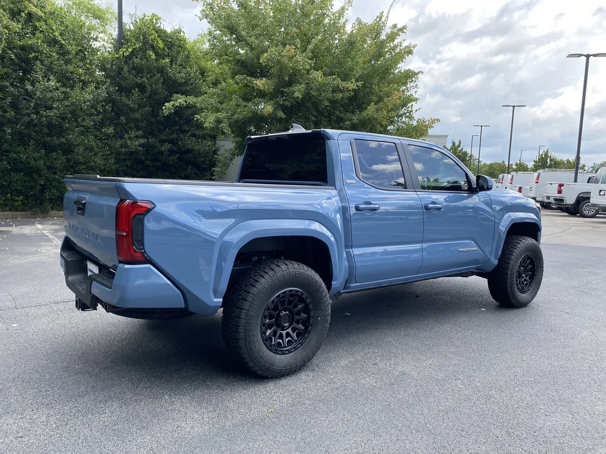 2026 Toyota Tacoma 2WD SR5 thumbnail 8