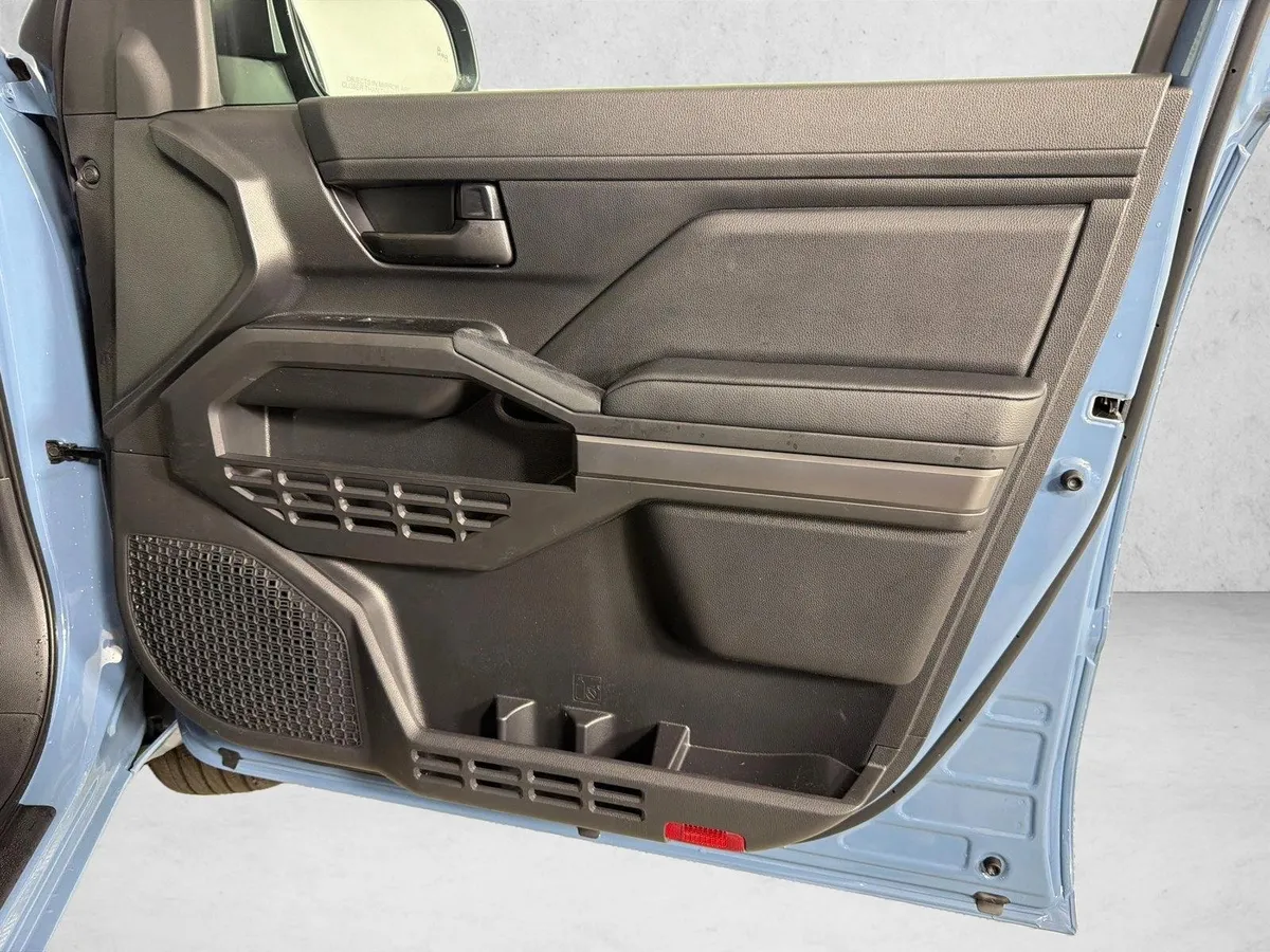 2026 Toyota Tacoma 2WD SR5 thumbnail 14