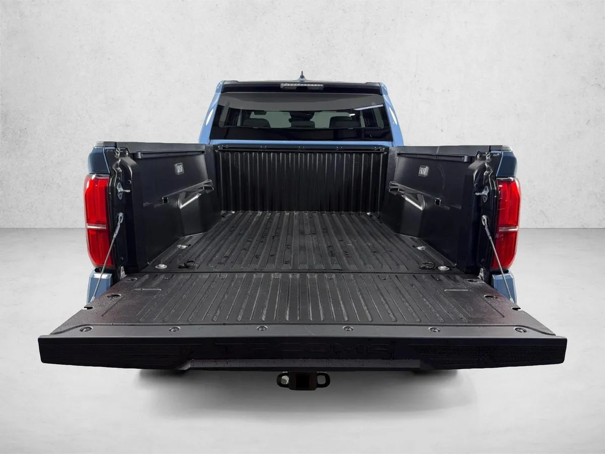 2026 Toyota Tacoma 2WD SR5 thumbnail 18