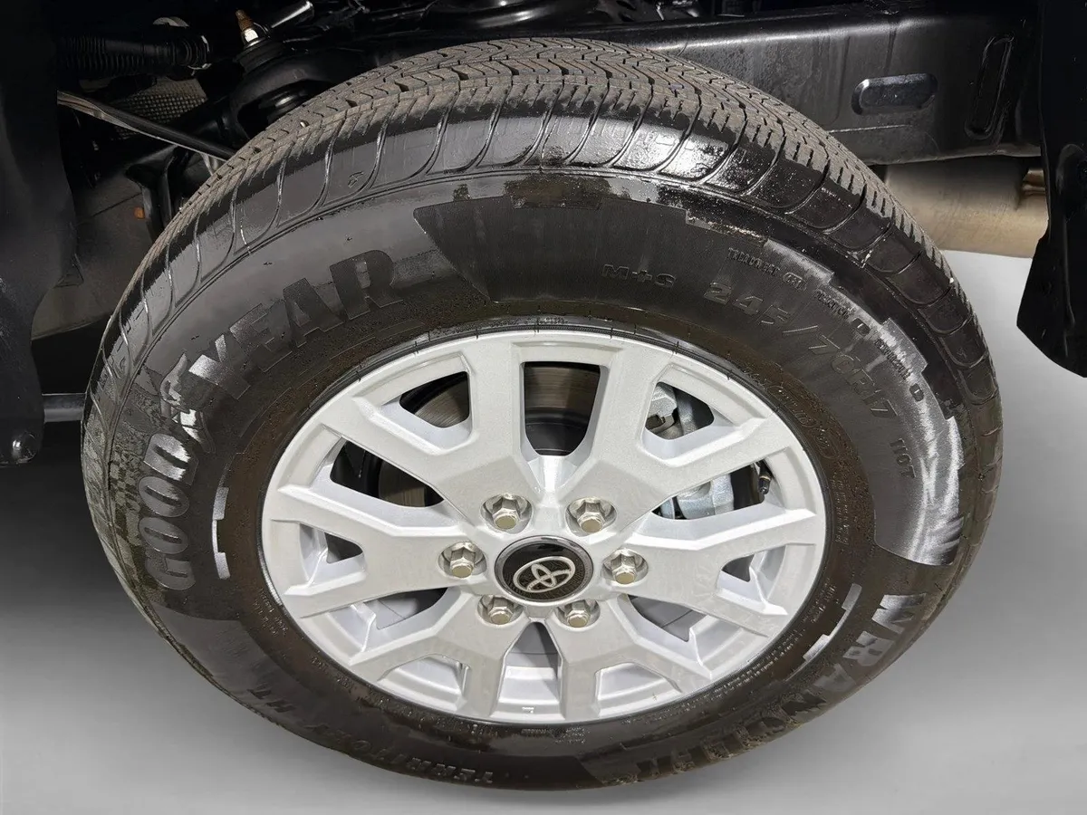 2026 Toyota Tacoma 2WD SR5 thumbnail 19