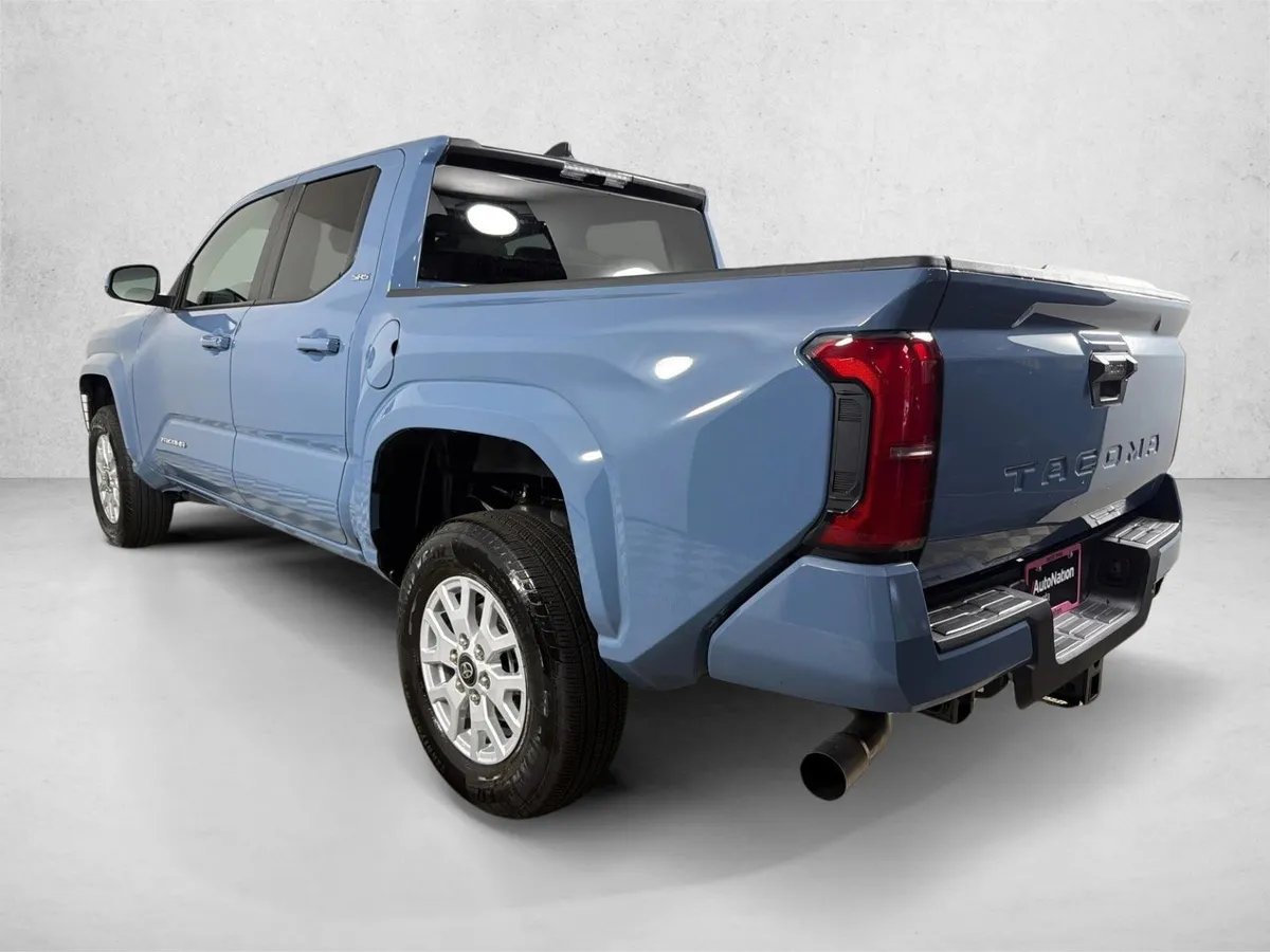 2026 Toyota Tacoma 2WD SR5 thumbnail 5