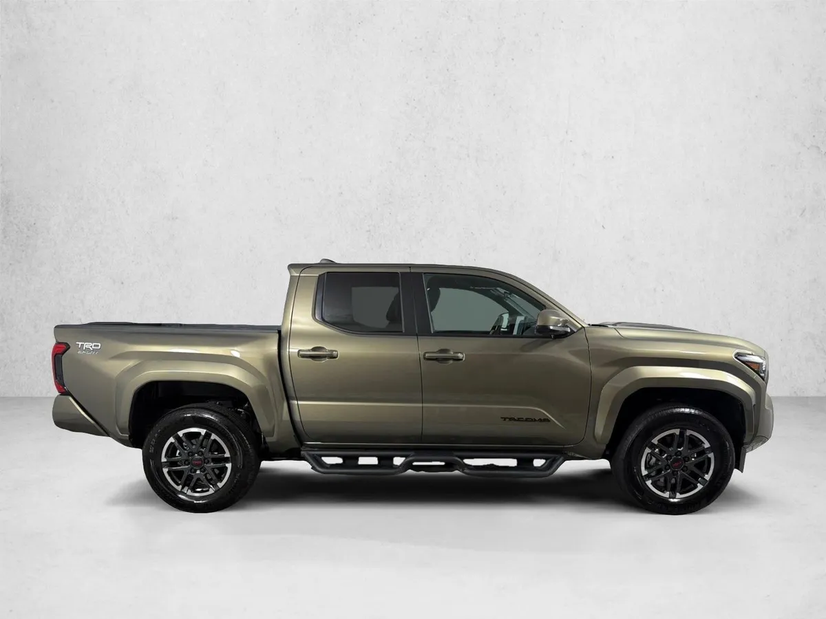 2026 Toyota Tacoma 4WD TRD Sport thumbnail 2