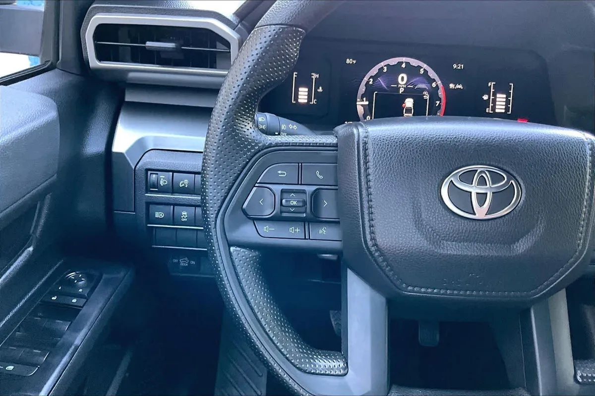 2026 Toyota Tacoma SR5 thumbnail 23