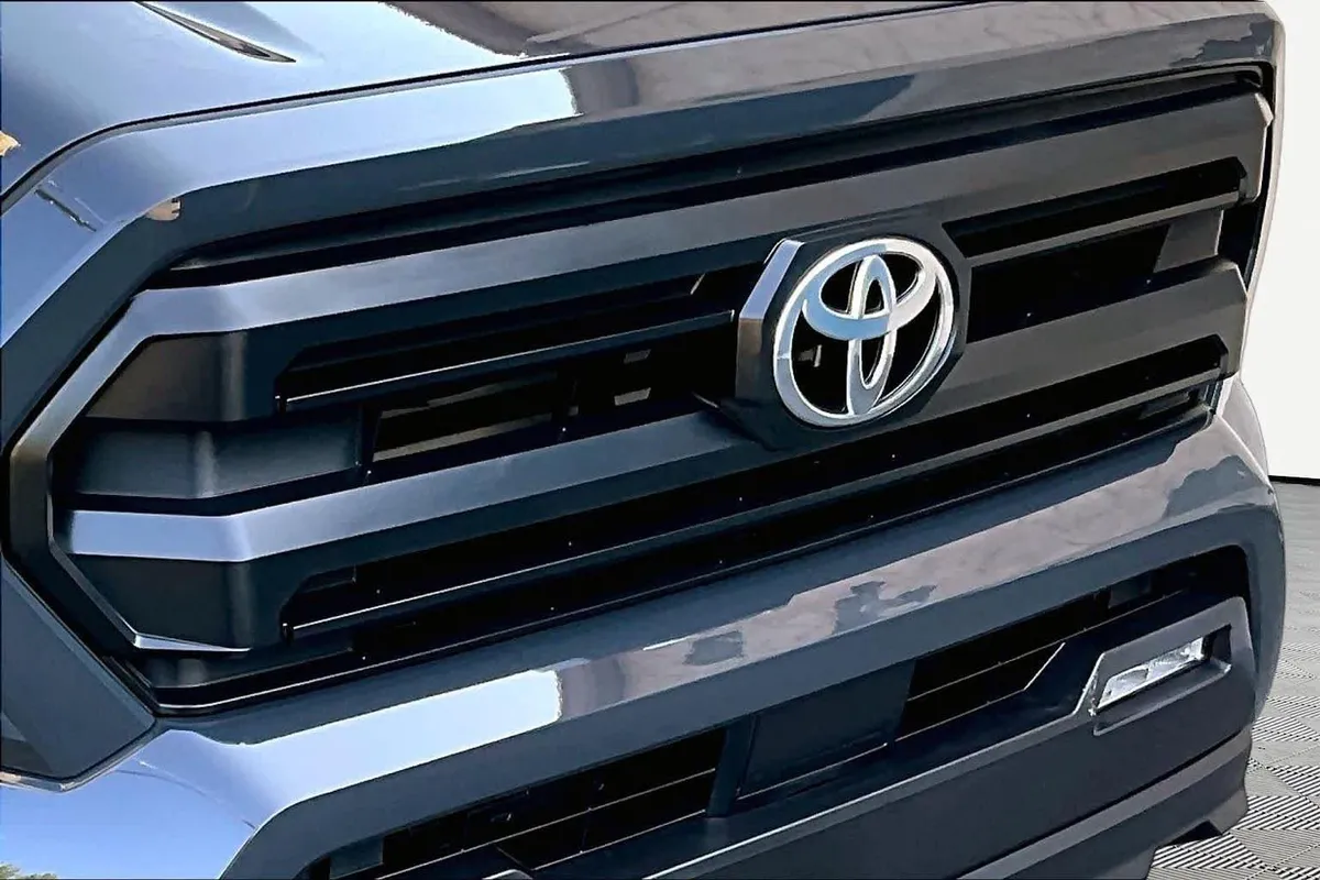 2026 Toyota Tacoma SR5 thumbnail 29