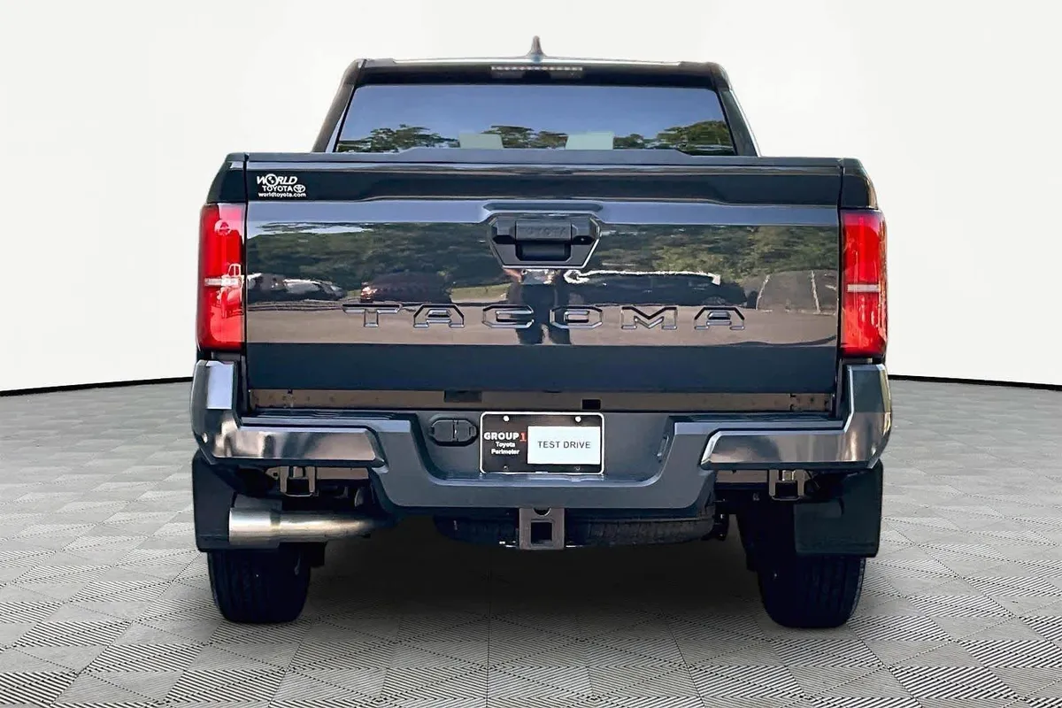 2026 Toyota Tacoma SR5 thumbnail 4