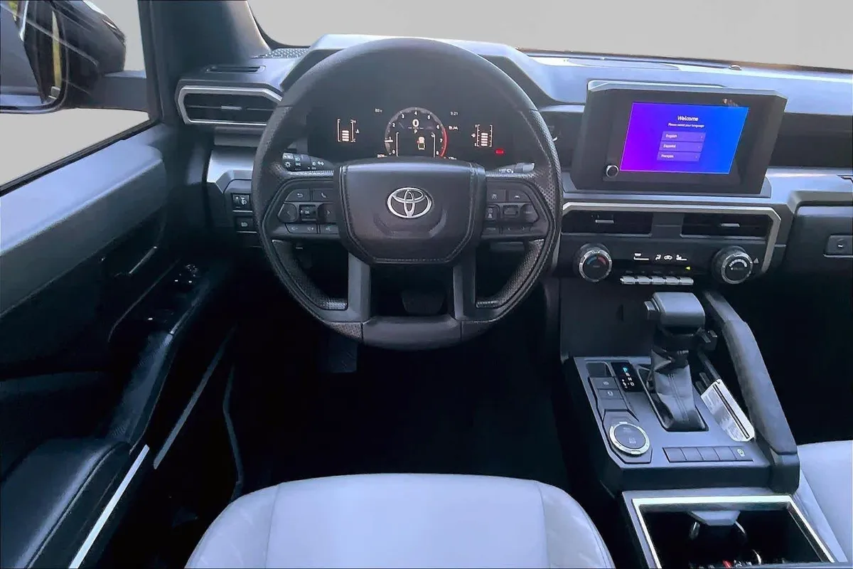 2026 Toyota Tacoma SR5 thumbnail 5