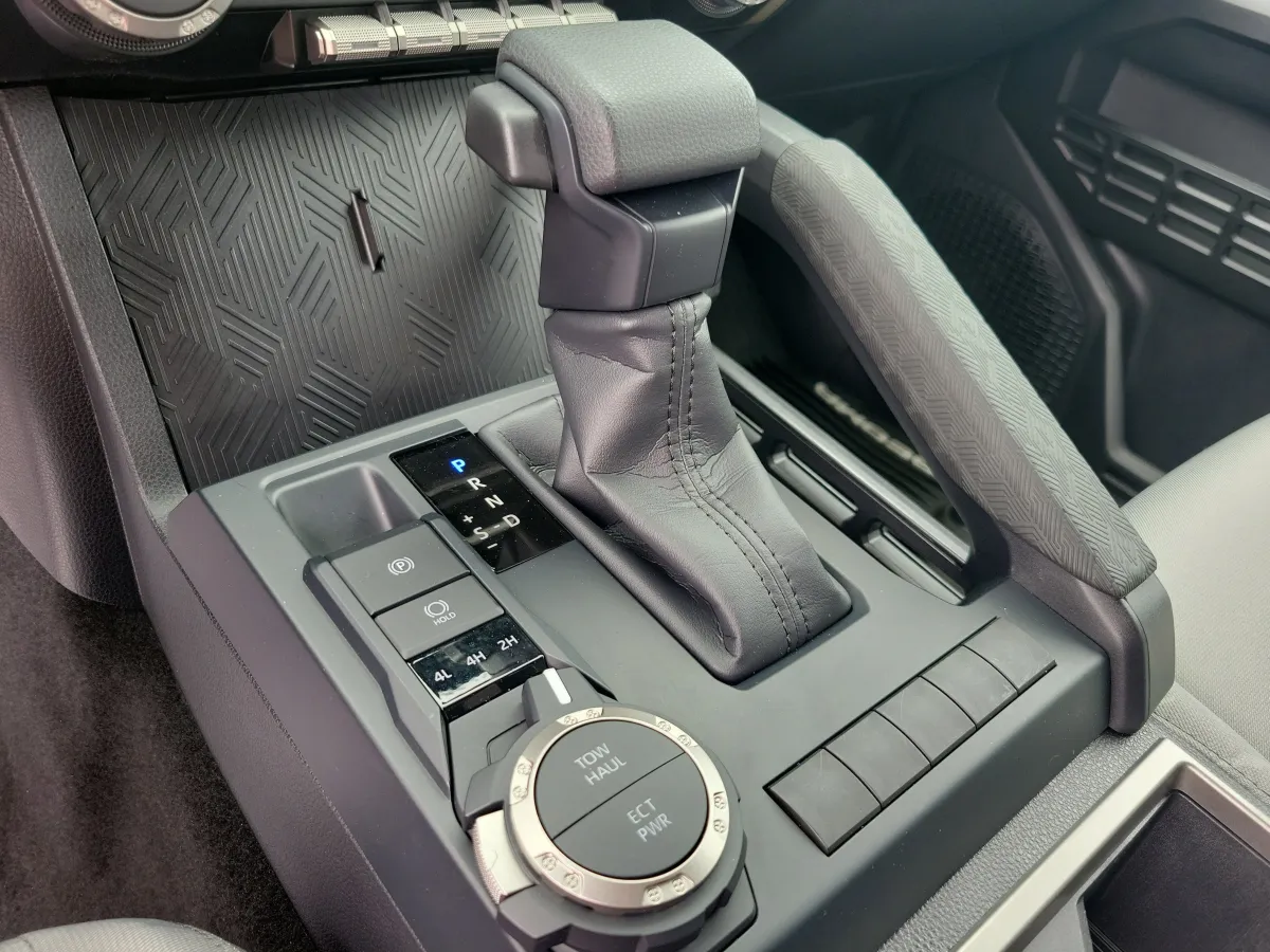 2026 Toyota Tacoma SR5 thumbnail 11