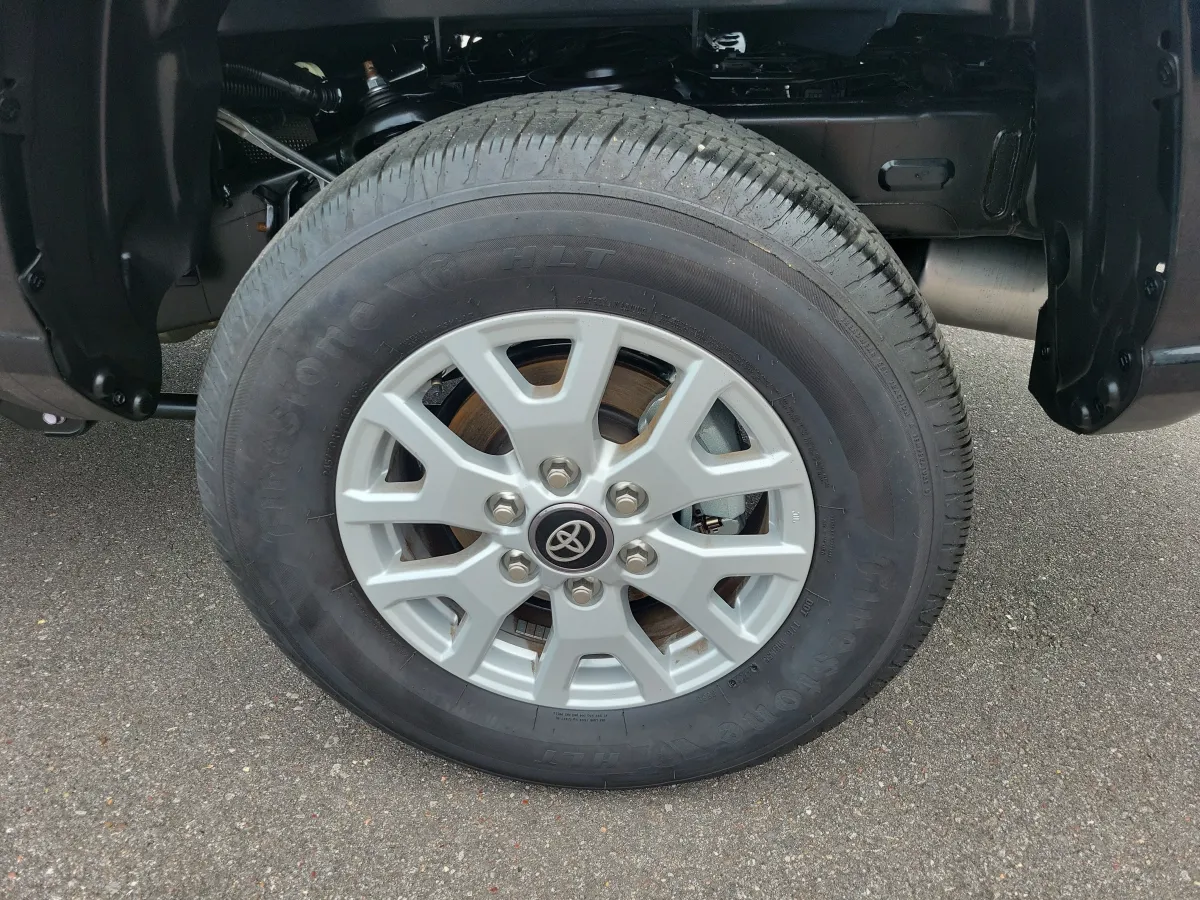 2026 Toyota Tacoma SR5 thumbnail 24