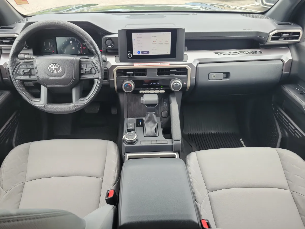 2026 Toyota Tacoma SR5 thumbnail 9