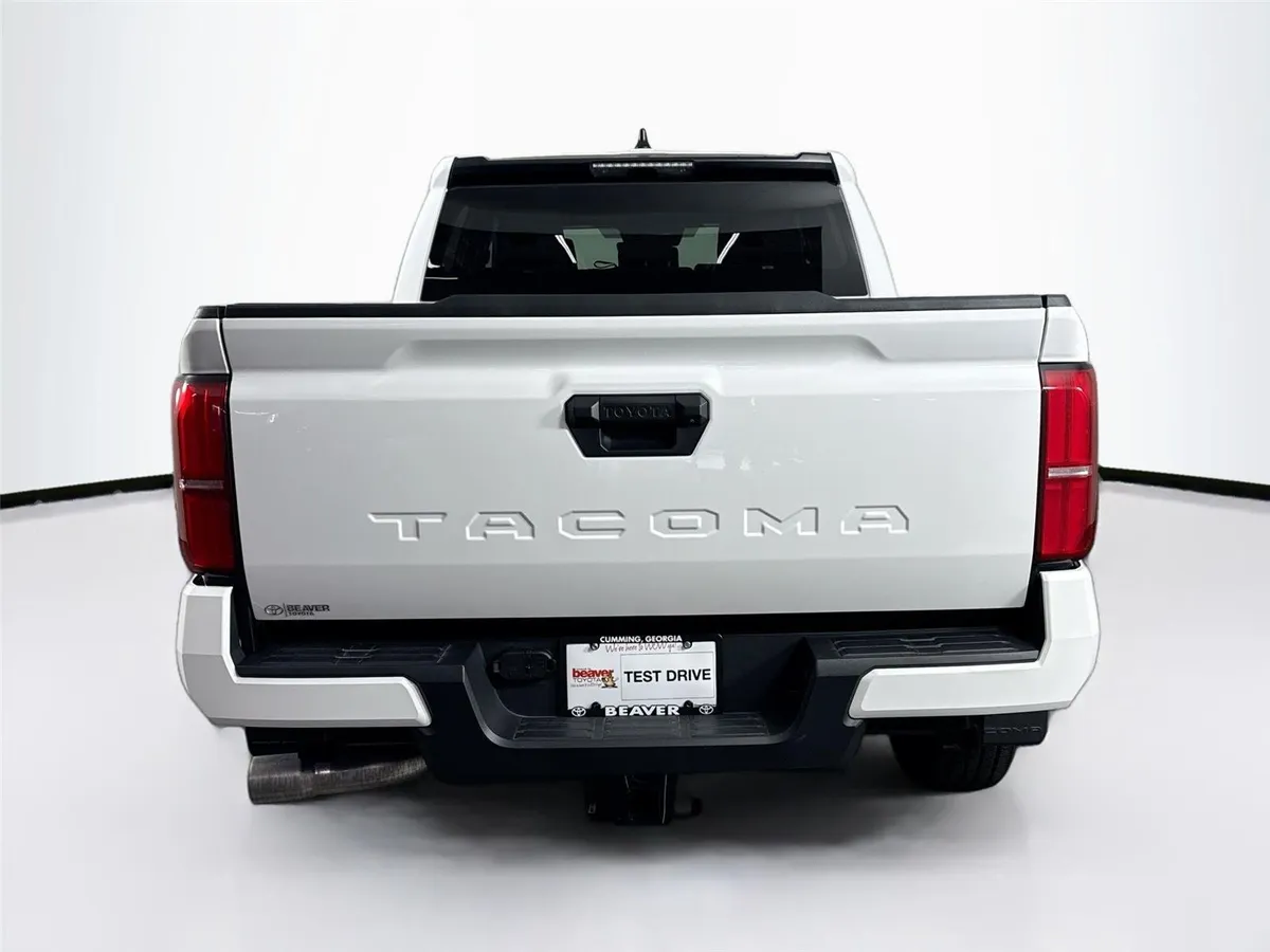 2026 Toyota Tacoma SR5 thumbnail 11
