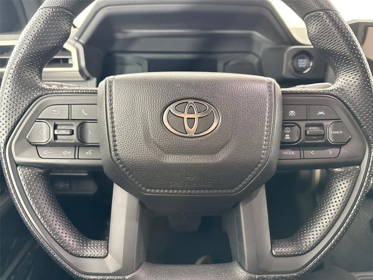 2026 Toyota Tacoma SR5 thumbnail 16