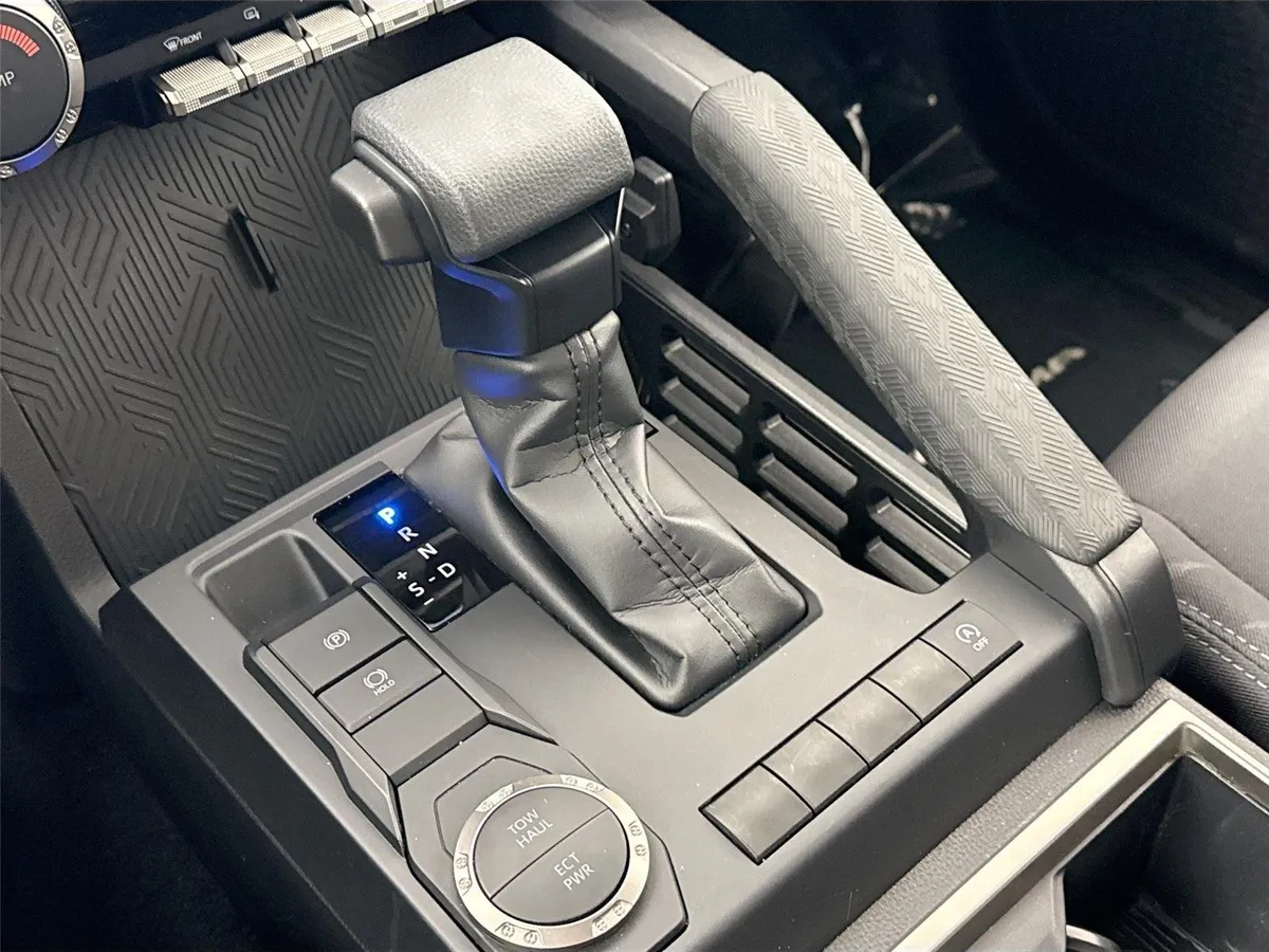 2026 Toyota Tacoma SR5 thumbnail 25