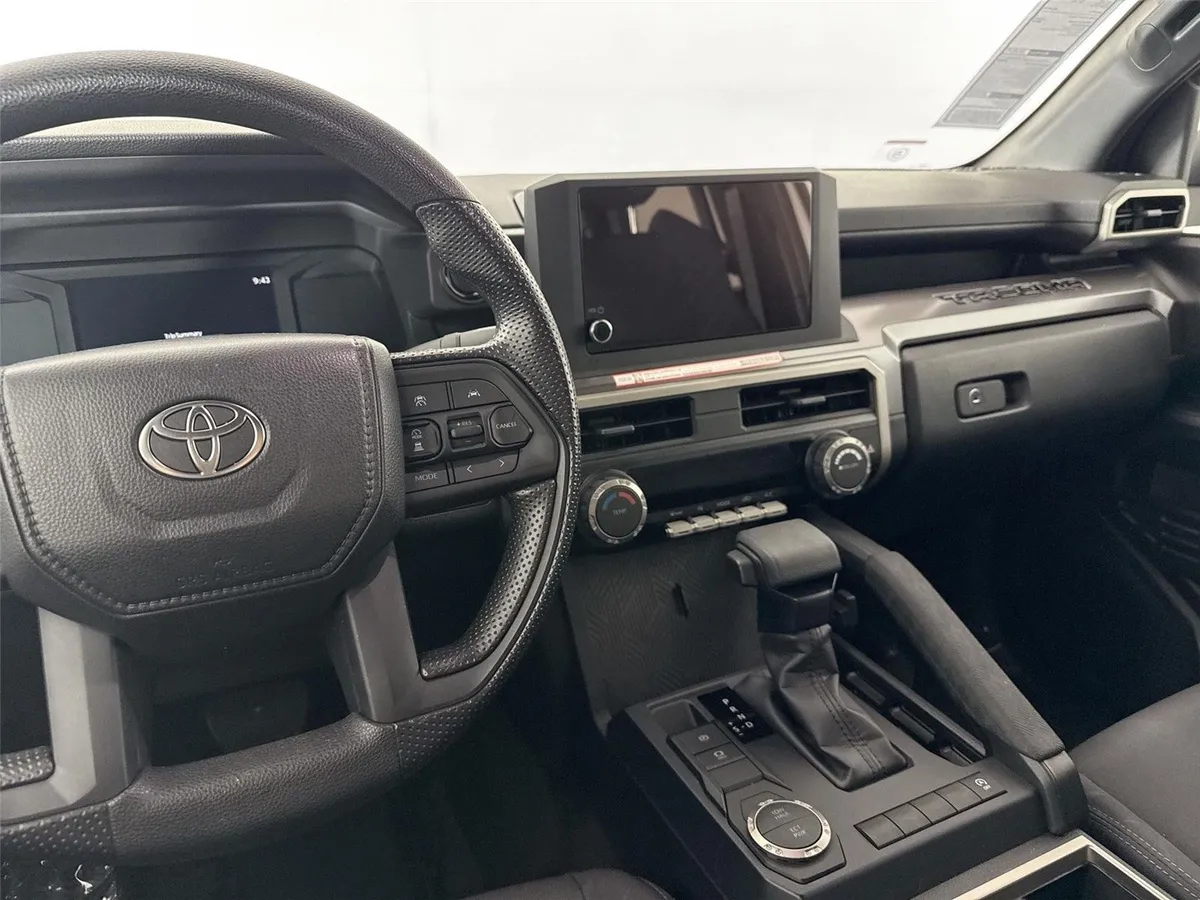 2026 Toyota Tacoma SR5 thumbnail 30