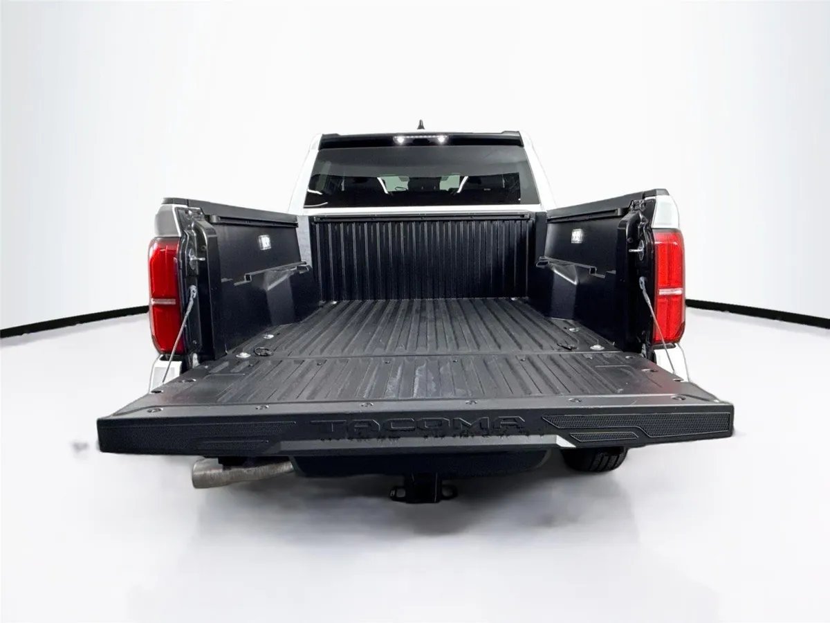 2026 Toyota Tacoma SR5 thumbnail 34