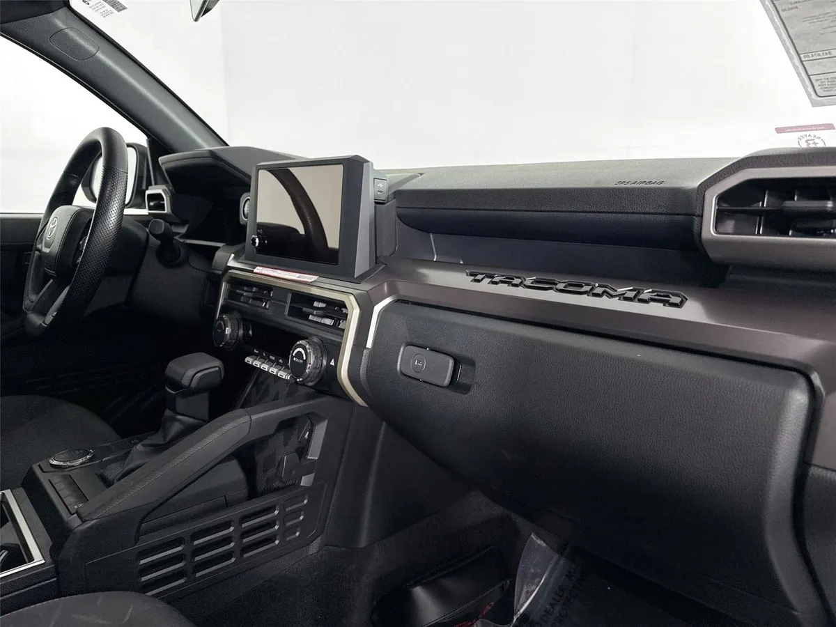 2026 Toyota Tacoma SR5 thumbnail 38
