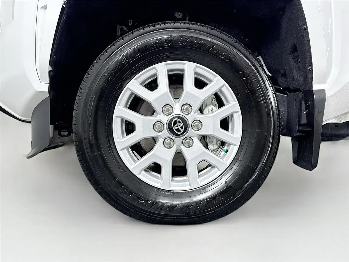 2026 Toyota Tacoma SR5 thumbnail 40