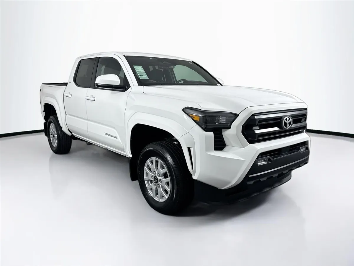 2026 Toyota Tacoma SR5 thumbnail 9