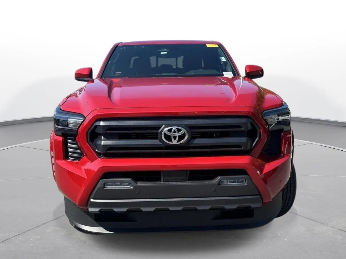 2026 Toyota Tacoma SR5 thumbnail 3