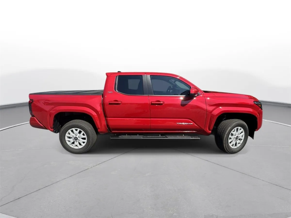 2026 Toyota Tacoma SR5 thumbnail 4