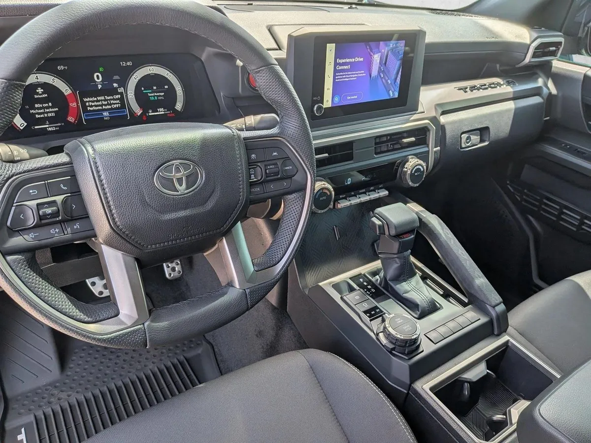 2026 Toyota Tacoma TRD Sport thumbnail 10
