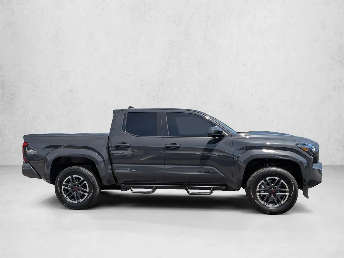 2026 Toyota Tacoma TRD Sport thumbnail 4