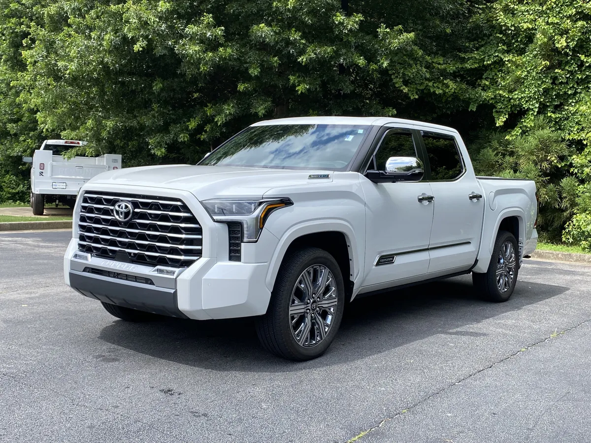 2026 Toyota Tundra 4WD Capstone Hybrid thumbnail 4