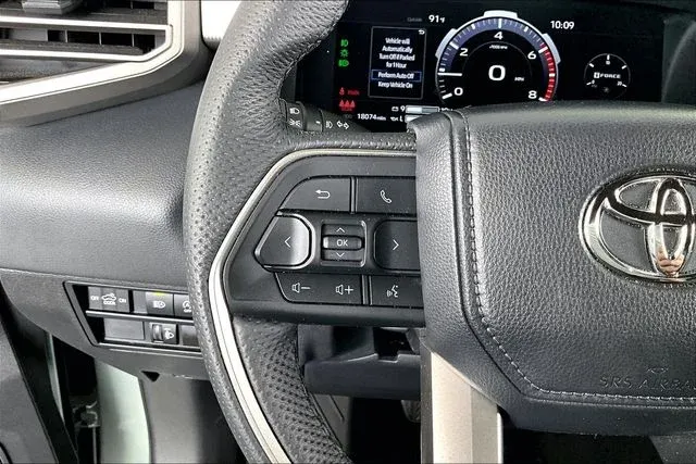 2026 Toyota Tundra Limited thumbnail 10