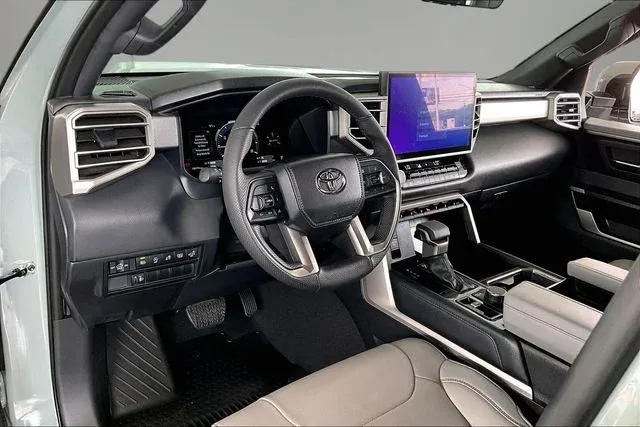 2026 Toyota Tundra Limited thumbnail 14